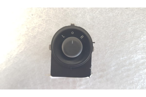 Recambio de mando retrovisor para chevrolet cruze 1.6 i 113 referencia OEM IAM 13272182  