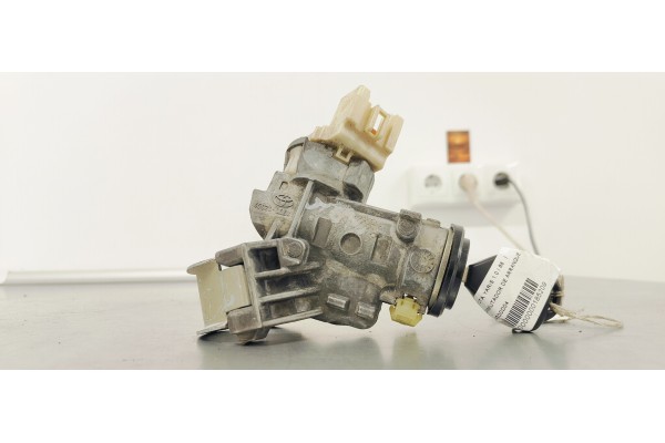 Recambio de conmutador de arranque para toyota yaris 1.0 i 68 referencia OEM IAM 450200D04  