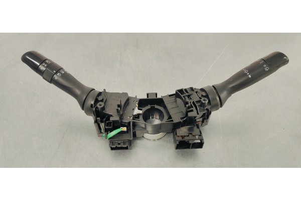 Recambio de mando multifuncion para toyota yaris 1.0 i 68 referencia OEM IAM 173832  