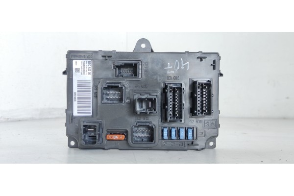 Recambio de caja reles / fusibles para peugeot 407 st confort pack referencia OEM IAM S120017003L  