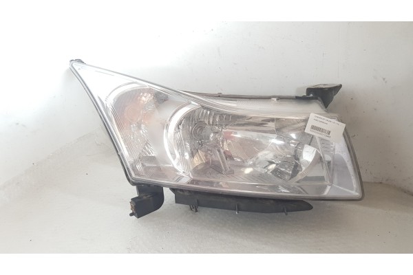 Recambio de faro derecho para chevrolet cruze 1.6 i 113 referencia OEM IAM   