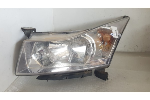 Recambio de faro izquierdo para chevrolet cruze 1.6 i 113 referencia OEM IAM   