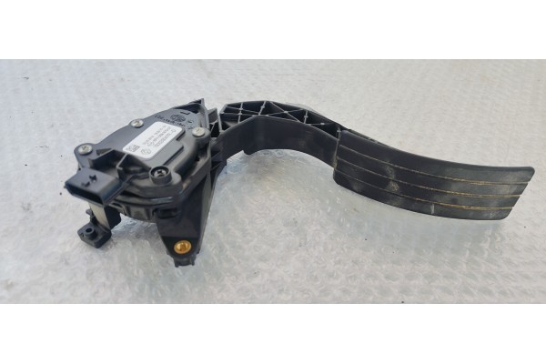 Recambio de pedal acelerador para renault captur 1.2 i turbo 118 referencia OEM IAM 180029347R  