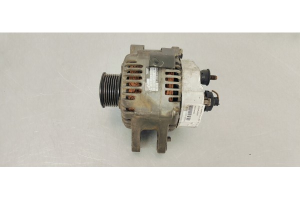 Recambio de alternador para kia sorento 2.5 crdi ex referencia OEM IAM 373004A300  