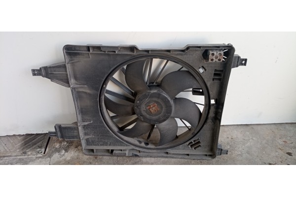 Recambio de electroventilador para renault megane ii berlina 5p confort authentique referencia OEM IAM 8200680824A  