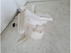 Recambio de deposito limpia para toyota rav 4 referencia OEM IAM 060851438  
