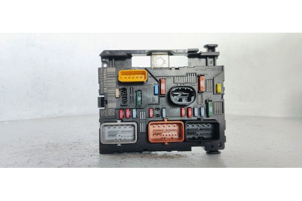 Recambio de caja reles / fusibles para peugeot 207 cc 1.6i 120 referencia OEM IAM 9664055780  