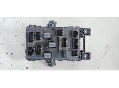 Recambio de caja reles / fusibles para toyota avensis berlina (t 22) 1.6 luna (5-ptas.) referencia OEM IAM 8273005020  
