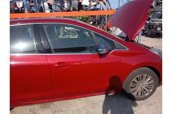 Recambio de puerta delantera derecha para peugeot 208 1.6 hdi 100 fap referencia OEM IAM   