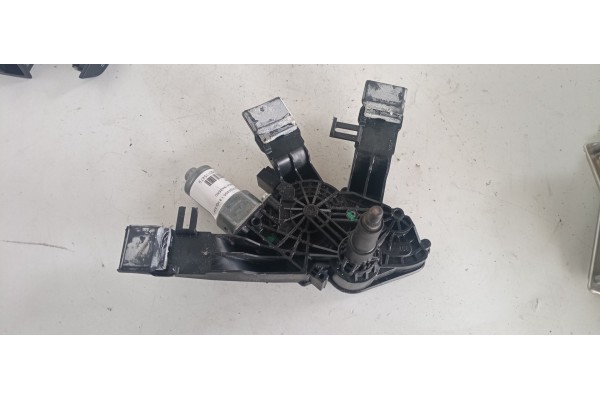 Recambio de motor limpia trasero para citroen c4 picasso seduction referencia OEM IAM 0390208008 9677680580 