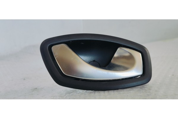 Recambio de maneta interior delantera derecha para renault captur 1.2 i turbo 118 referencia OEM IAM 806700005R  