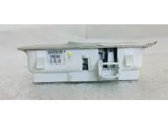Recambio de luz interior para renault captur 1.2 i turbo 118 referencia OEM IAM 264303010R  