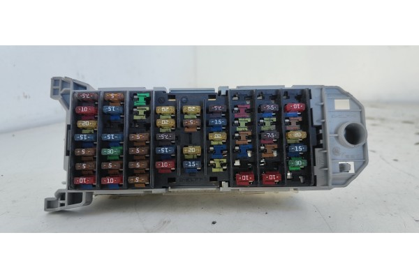 Recambio de caja reles / fusibles para opel meriva 1.7 16v cdti referencia OEM IAM 93363136  