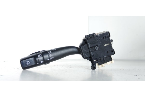 Recambio de mando intermitentes para toyota avensis berlina (t25) 2.0 turbodiesel cat referencia OEM IAM 173650  