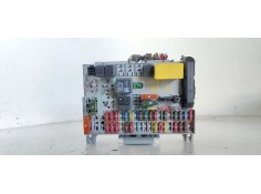 Recambio de caja reles / fusibles para opel zafira a 1.6 16v referencia OEM IAM 90589965  