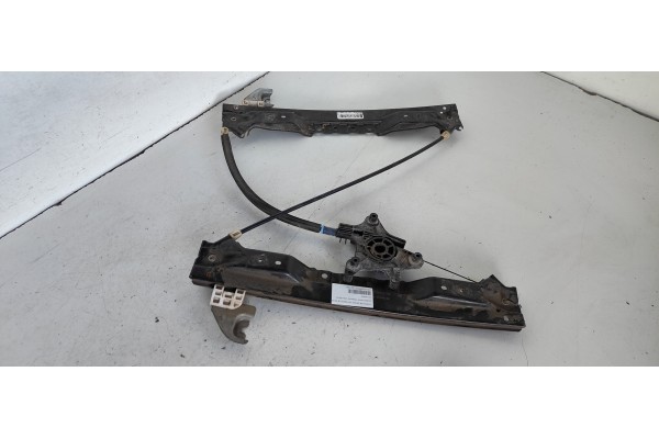 Recambio de elevalunas trasero izquierdo para chrysler grand voyager 3.8 v6 cat referencia OEM IAM 3014867K  