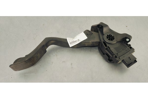 Recambio de pedal acelerador para peugeot 208 1.6 hdi 100 fap referencia OEM IAM 9671433780  