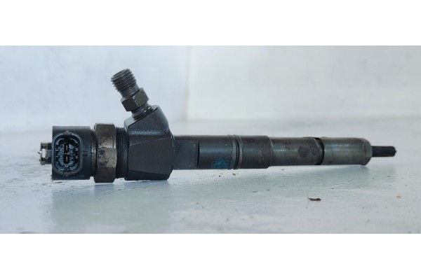 Recambio de inyector para opel insignia berlina edition referencia OEM IAM 0445110327  