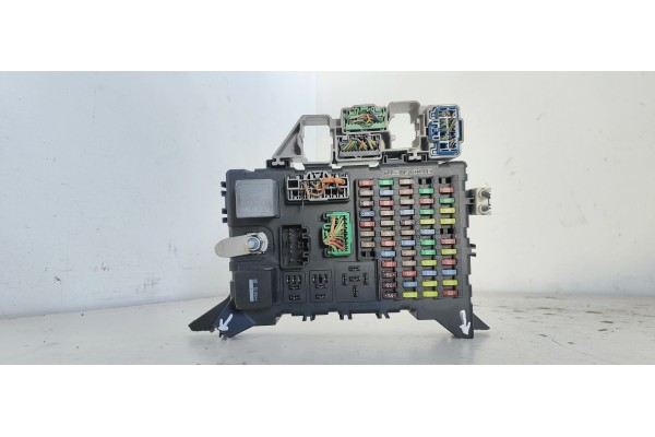 Recambio de caja reles / fusibles para jaguar x-type 2.0 d executive referencia OEM IAM 4X4314A073AE  