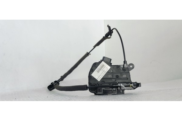 Recambio de cerradura puerta trasera derecha para renault captur 1.2 i turbo 118 referencia OEM IAM 805027072R  