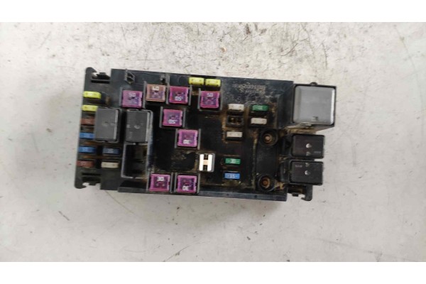 Recambio de caja reles / fusibles para subaru forester 2.0 diesel cat referencia OEM IAM 82241SG050  