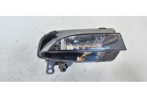 Recambio de faro antiniebla derecho para audi a5 sportback (8t) 2.0 16v tdi referencia OEM IAM 8T0941700F  