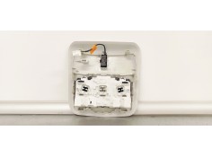 Recambio de luz interior para peugeot 208 1.6 hdi 100 fap referencia OEM IAM 9674441377  