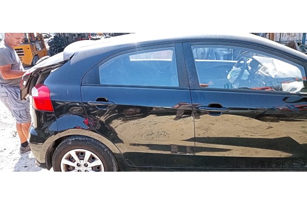Recambio de puerta trasera derecha para kia rio drive referencia OEM IAM   