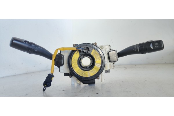 Recambio de mando multifuncion para hyundai elantra (xd) 1.6 comfort (5-ptas.) referencia OEM IAM 934052D210  