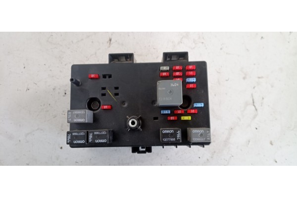 Recambio de caja reles / fusibles para pontiac torrent m1 referencia OEM IAM 1577491801  