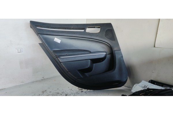 Recambio de guarnecido puerta trasera izquierda para lancia thema 3.0jtd 240 fap referencia OEM IAM   