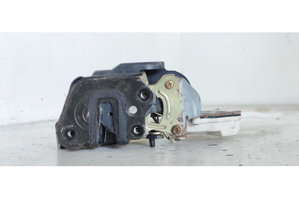 Recambio de cerradura puerta trasera derecha para hyundai elantra (xd) 1.6 comfort (5-ptas.) referencia OEM IAM   