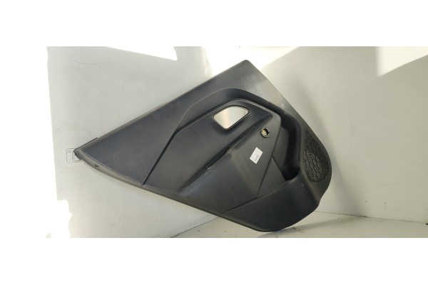 Recambio de guarnecido puerta trasera izquierda para kia rio drive referencia OEM IAM   