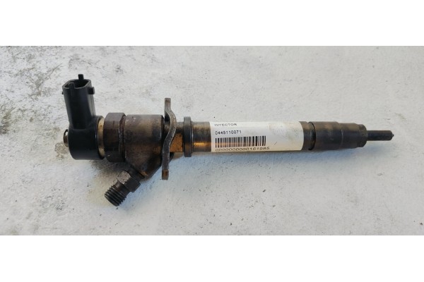 Recambio de inyector para mercedes-benz clase c (w203) berlina 220 cdi (203.006) referencia OEM IAM 0445110071  