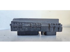 Recambio de caja reles / fusibles para opel astra h berlina 1.7 16v cdti referencia OEM IAM 743381  