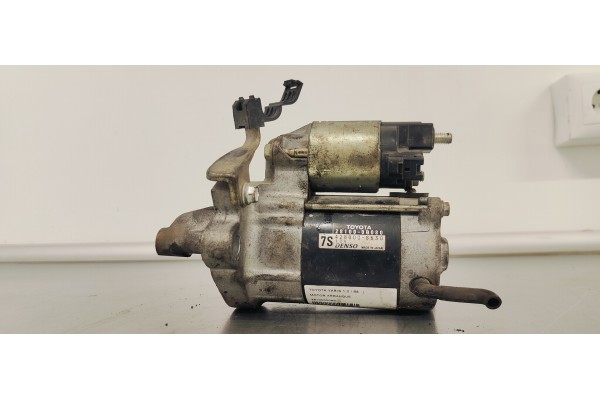 Recambio de motor arranque para toyota yaris 1.0 i 68 referencia OEM IAM 2810000080  