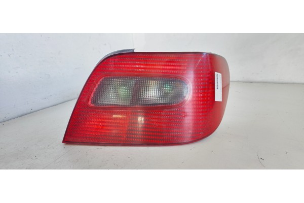 Recambio de piloto trasero derecho para citroen xsara berlina 1.6i 16v exclusive referencia OEM IAM 2534  
