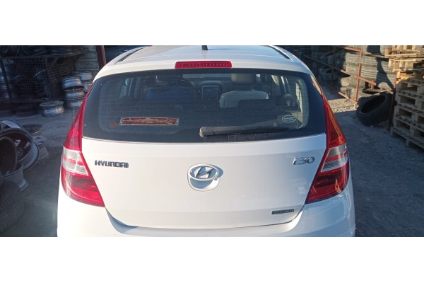 Recambio de porton trasero para hyundai i30 1.6 crdi cat referencia OEM IAM   