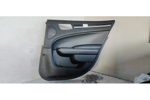 Recambio de guarnecido puerta trasera derecha para lancia thema 3.0jtd 240 fap referencia OEM IAM   