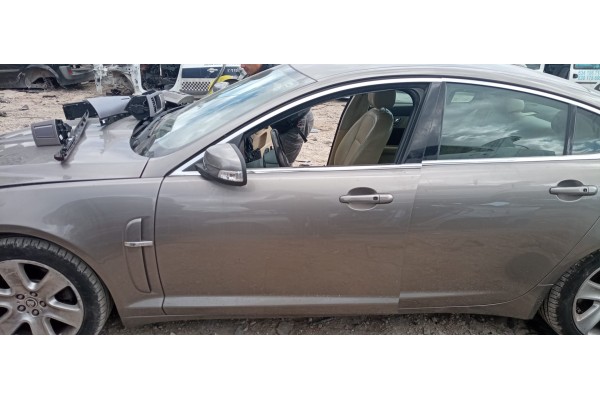 Recambio de puerta delantera izquierda para jaguar xf 2.7 v6 diesel luxury referencia OEM IAM   