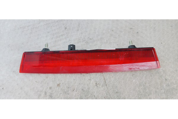 Recambio de luz central de freno para toyota corolla (e21) zwe219l-dhxnbw(6h) referencia OEM IAM   