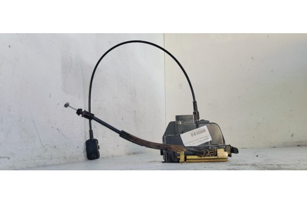 Recambio de cerradura puerta trasera derecha para renault scenic ii 1.5dci 105 referencia OEM IAM   