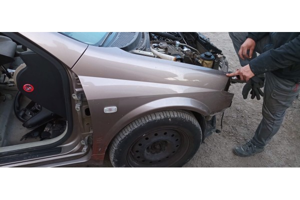 Recambio de aleta delantera derecha para nissan primera berlina (p12) 1.9 16v turbodiesel cat referencia OEM IAM   