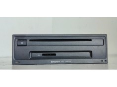 Recambio de sistema audio / radio cd para skoda octavia combi (5e5) ambition referencia OEM IAM 5E0035840A  