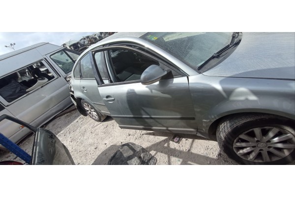 Recambio de puerta delantera derecha para volkswagen passat berlina (3b3) 1.9 tdi referencia OEM IAM   