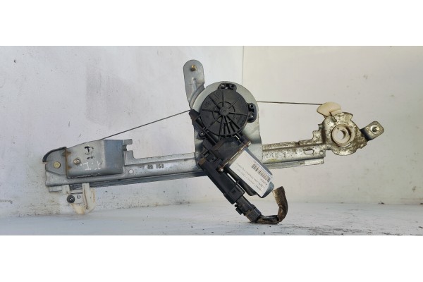 Recambio de elevalunas trasero izquierdo para renault scenic ii 1.5dci 105 referencia OEM IAM 400751H  