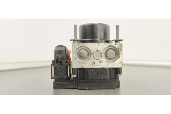 Recambio de abs para toyota yaris 1.0 i 68 referencia OEM IAM 445400D020  