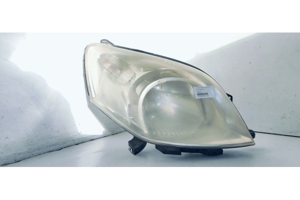 Recambio de faro derecho para citroen nemo 1.3 hdi 75 fap referencia OEM IAM 45560393  
