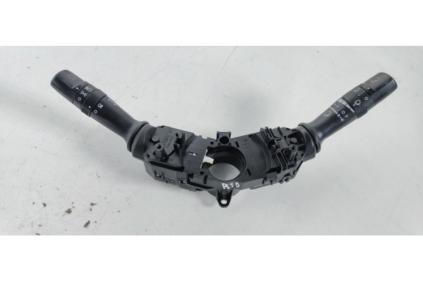 Recambio de mando multifuncion para kia rio drive referencia OEM IAM   