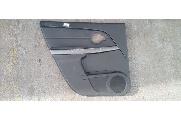 Recambio de guarnecido puerta trasera izquierda para pontiac torrent m1 referencia OEM IAM   